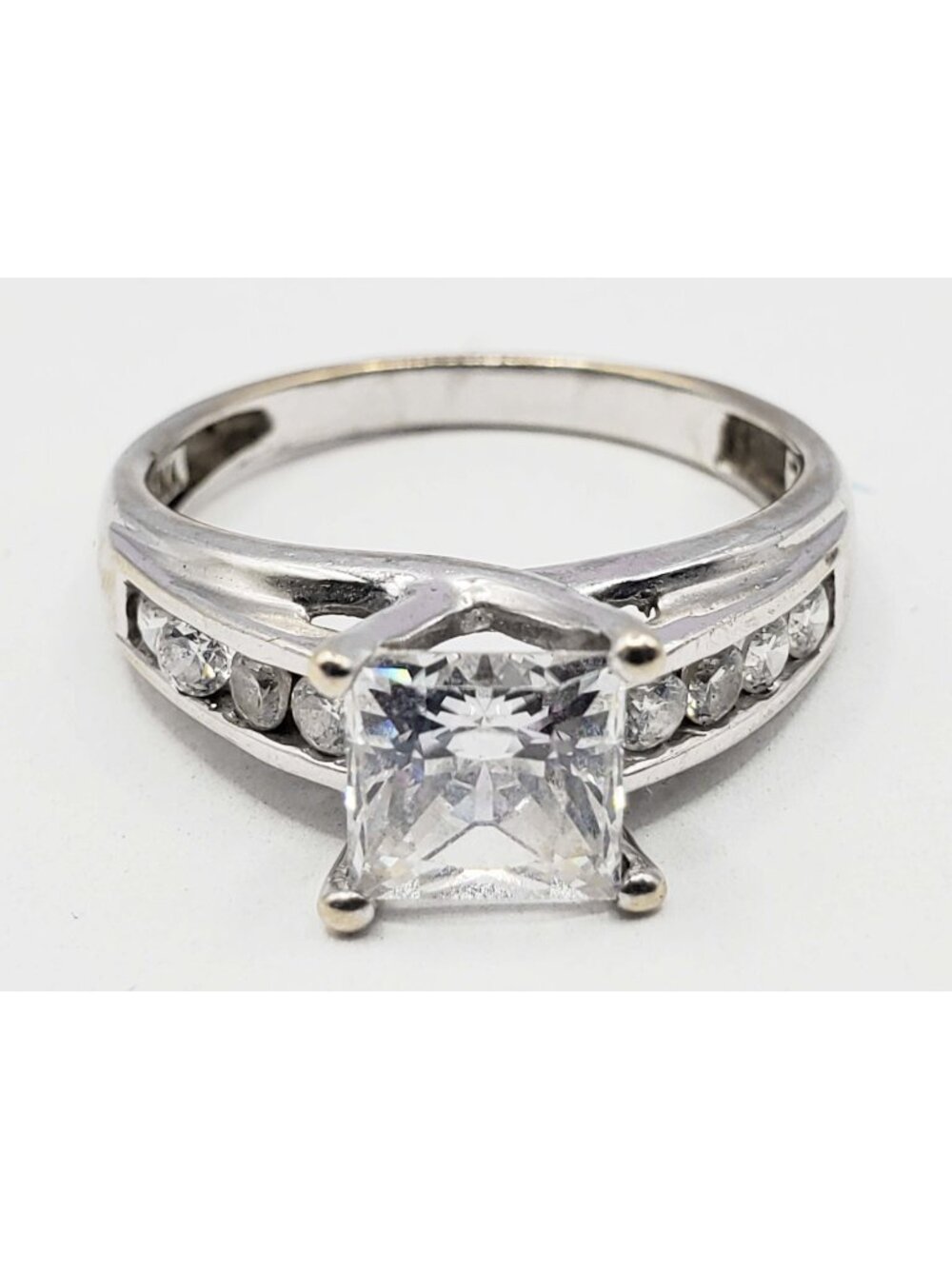Cushion CZ with Accents Ring 14k White Gold Size 6.25